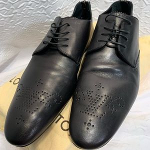 Authentic Louis Vuitton Men’s Dress Shoes